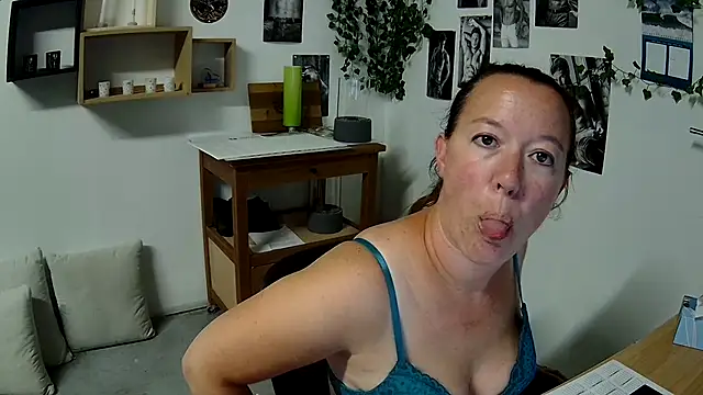 AnyaKreyxh online show from September 15, 2025, 5:24 pm