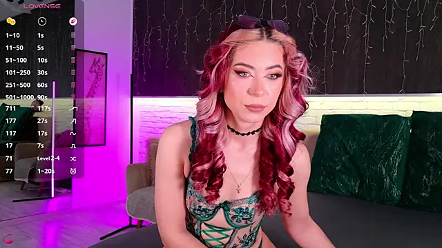 CindeFucknRella online show from April 9, 2026, 4:58 am