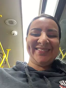 Snapshot of Abril_Luv chatting on February 27, 2026, 12:33 am Abril Luv online show from February 27, 2026, 12:33 am