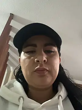 Snapshot of Abril_Luv chatting on March 21, 2026, 11:25 am Abril Luv online show from March 21, 2026, 11:25 am