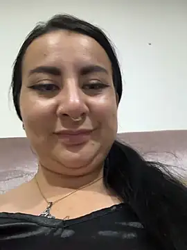 Snapshot of Abril_Luv chatting on March 31, 2026, 2:02 am Abril Luv online show from March 31, 2026, 2:02 am