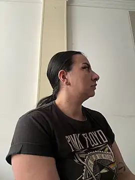 Snapshot of Abril_Luv chatting on February 25, 2026, 1:00 pm Abril Luv online show from February 25, 2026, 1:00 pm