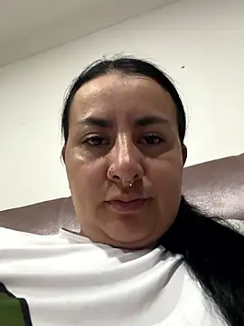 Abril Luv online show from January 10, 2026, 1:34 am