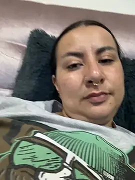 Snapshot of Abril_Luv chatting on March 3, 2026, 1:23 am Abril Luv online show from March 3, 2026, 1:23 am