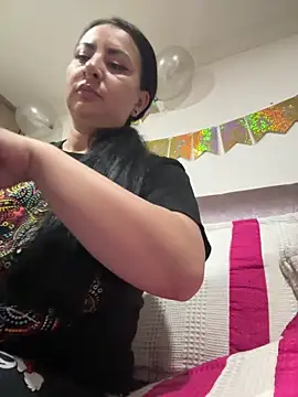 Snapshot of Abril_Luv chatting on February 7, 2026, 2:19 am Abril Luv online show from February 7, 2026, 2:19 am