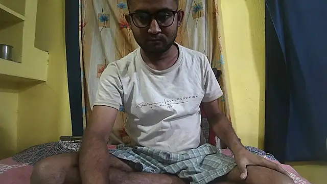 Snapshot of Cute_boy2000 chatting on March 9, 2025, 12:53 am Cute boy2000 online show from March 9, 2025, 12:53 am