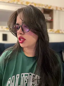 Snapshot of andra_rose chatting on March 3, 2025, 11:24 pm andra rose online show from March 3, 2025, 11:24 pm