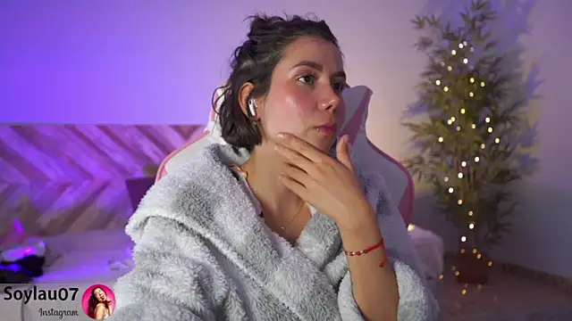 Snapshot of imjess01 chatting on December 6, 2024, 2:29 am imjess01 online show from December 6, 2024, 2:29 am