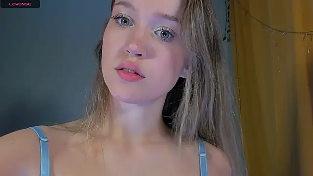 Snapshot of Amelia_Lein chatting on December 19, 2024, 11:46 pm Amelia Lein online show from December 19, 2024, 11:46 pm