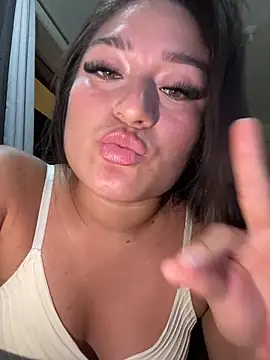 LuceroRm online show from April 8, 2026, 6:48 am