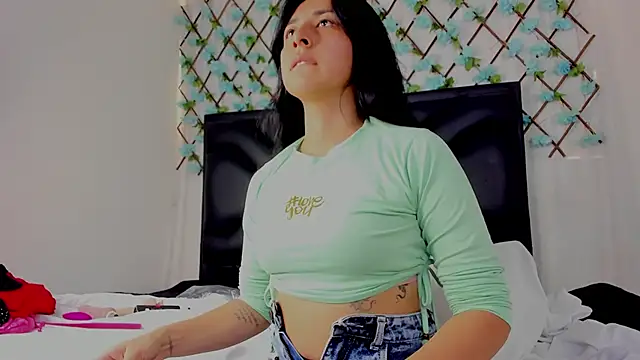 EmmaWilliamss online show from May 29, 2026, 5:19 pm