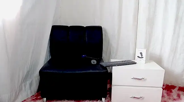 Astrid  V  online show from February 18, 2025, 4:03 pm