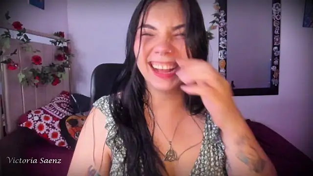 victoriaasaenz  online show from June 14, 2026, 2:24 am