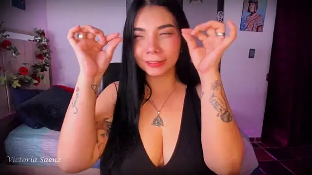 victoriaasaenz  online show from July 16, 2026, 12:51 am
