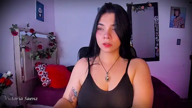 victoriaasaenz  online show from June 26, 2026, 1:00 am