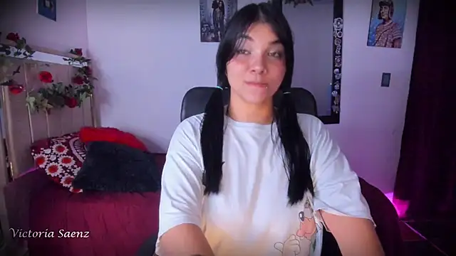 victoriaasaenz  online show from June 13, 2026, 1:03 am