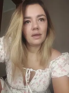 KrissSexi online show from November 5, 2025, 6:27 am