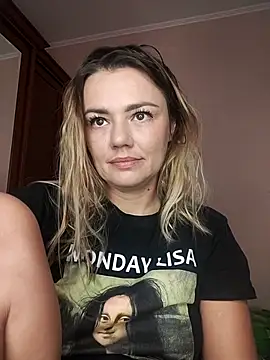 KrissSexi online show from October 20, 2025, 5:20 am