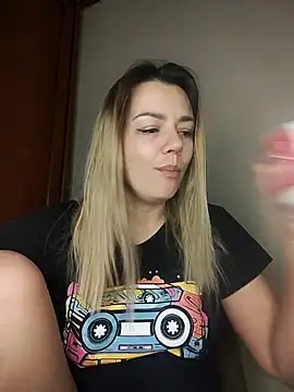 KrissSexi online show from December 21, 2025, 1:52 am