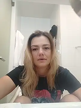 KrissSexi online show from November 11, 2025, 8:03 pm