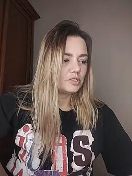 KrissSexi online show from December 5, 2025, 5:11 pm