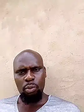 Snapshot of Leebwoy20 chatting on October 31, 2025, 10:56 am Leebwoy20 online show from October 31, 2025, 10:56 am