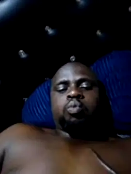 Snapshot of Leebwoy20 chatting on November 23, 2025, 8:13 am Leebwoy20 online show from November 23, 2025, 8:13 am