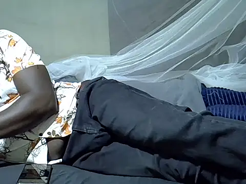 Snapshot of Leebwoy20 chatting on February 10, 2026, 7:51 am Leebwoy20 online show from February 10, 2026, 7:51 am