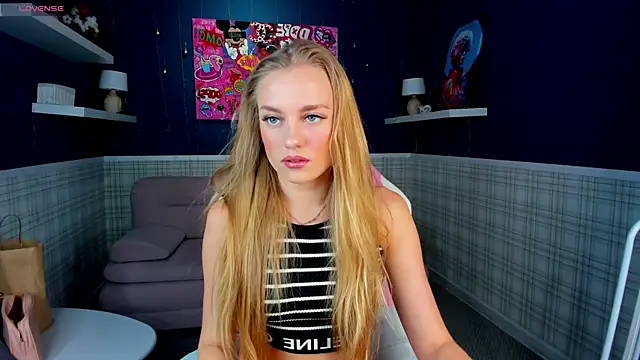 Snapshot of Barbie_Lis chatting on January 20, 2025, 11:43 pm Barbie Lis online show from January 20, 2025, 11:43 pm