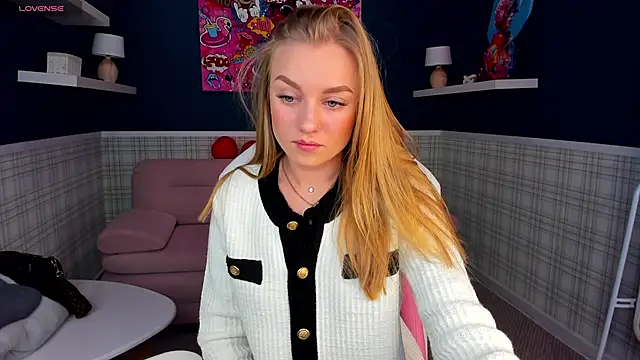 Snapshot of Barbie_Lis chatting on February 24, 2025, 11:19 pm Barbie Lis online show from February 24, 2025, 11:19 pm