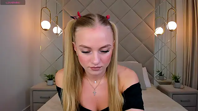 Snapshot of Barbie_Lis chatting on March 5, 2025, 12:27 am Barbie Lis online show from March 5, 2025, 12:27 am