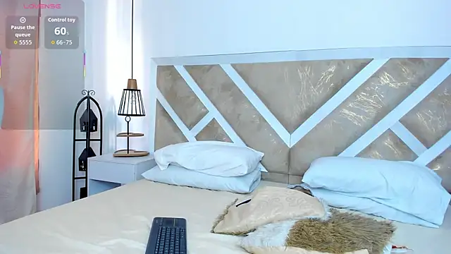 ZiaCalifa online show from February 11, 2026, 1:00 pm