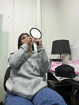 ZiaCalifa online show from January 15, 2026, 12:30 pm