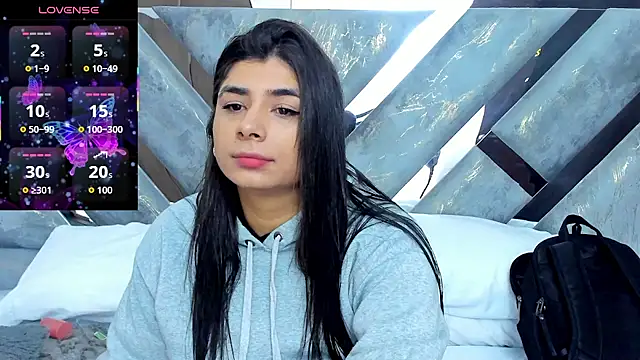 ZiaCalifa online show from November 26, 2025, 9:42 am