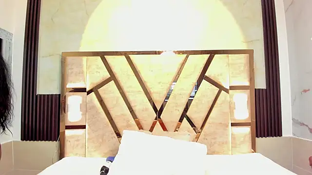 Snapshot of Athenea_Mills chatting on November 12, 2025, 6:45 pm Athenea Mills online show from November 12, 2025, 6:45 pm