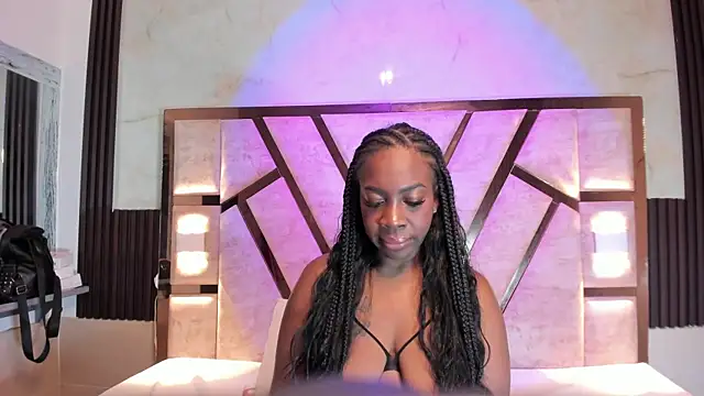 Snapshot of Athenea_Mills chatting on January 18, 2026, 6:33 pm Athenea Mills online show from January 18, 2026, 6:33 pm