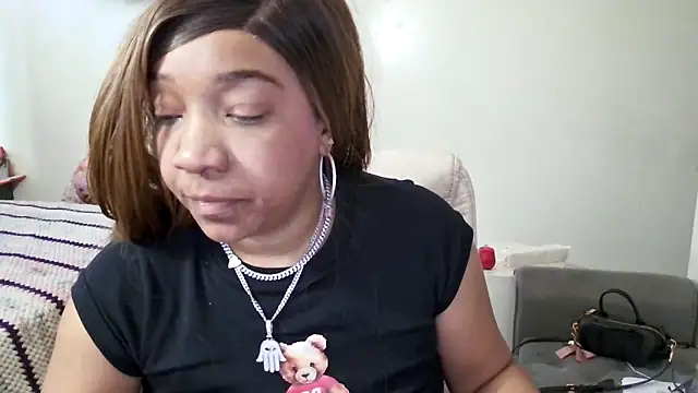 YasmineMinaj online show from December 1, 2025, 3:02 pm