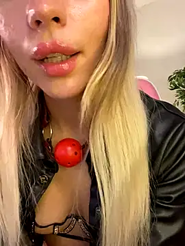 KittyKatyDream online show from December 3, 2025, 3:00 pm