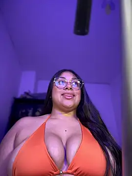 Soysofiarodrigu online show from March 6, 2025, 6:16 pm