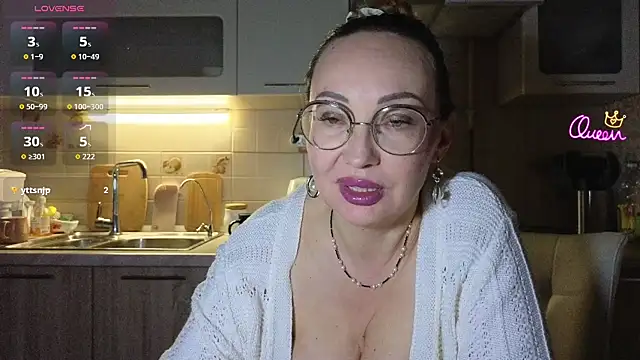 Snapshot of LybovNTV chatting on June 10, 2026, 9:27 pm LybovNTV online show from June 10, 2026, 9:27 pm