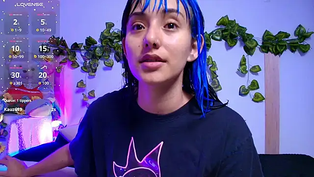 tati cardenas online show from December 21, 2025, 5:42 am