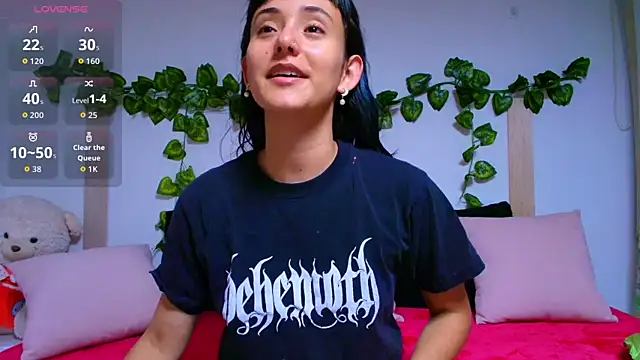 tati cardenas online show from October 17, 2025, 5:00 am