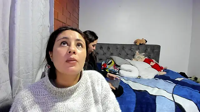  girls on fire  online show from December 18, 2025, 11:19 pm