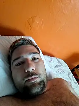 juuuaniii online show from May 9, 2026, 9:56 am