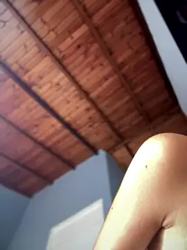 lauravasquez online show from October 22, 2025, 5:01 pm