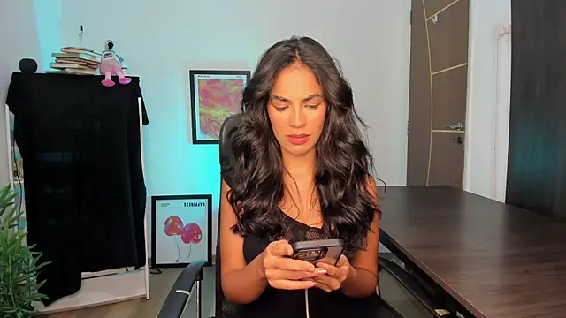 Snapshot of camille-rose chatting on April 30, 2026, 9:08 pm camille-rose online show from April 30, 2026, 9:08 pm