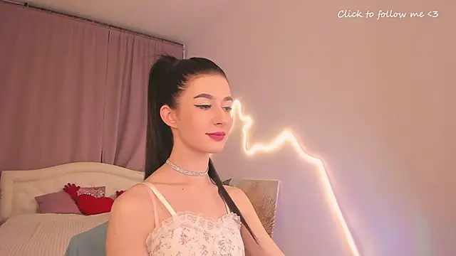 LauraCoy online show from January 11, 2026, 11:11 pm