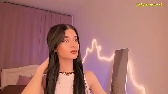 LauraCoy online show from July 5, 2026, 9:10 pm