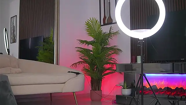 Abbela White online show from July 4, 2026, 5:36 am