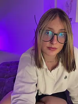 Megan lu2 online show from February 25, 2026, 3:07 am